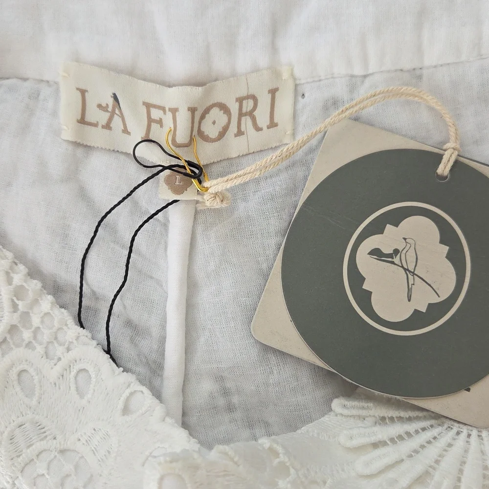 La Fuori 2 Piece Short Set White Beaded Sequin Size Large NWT - Picture 8 of 11